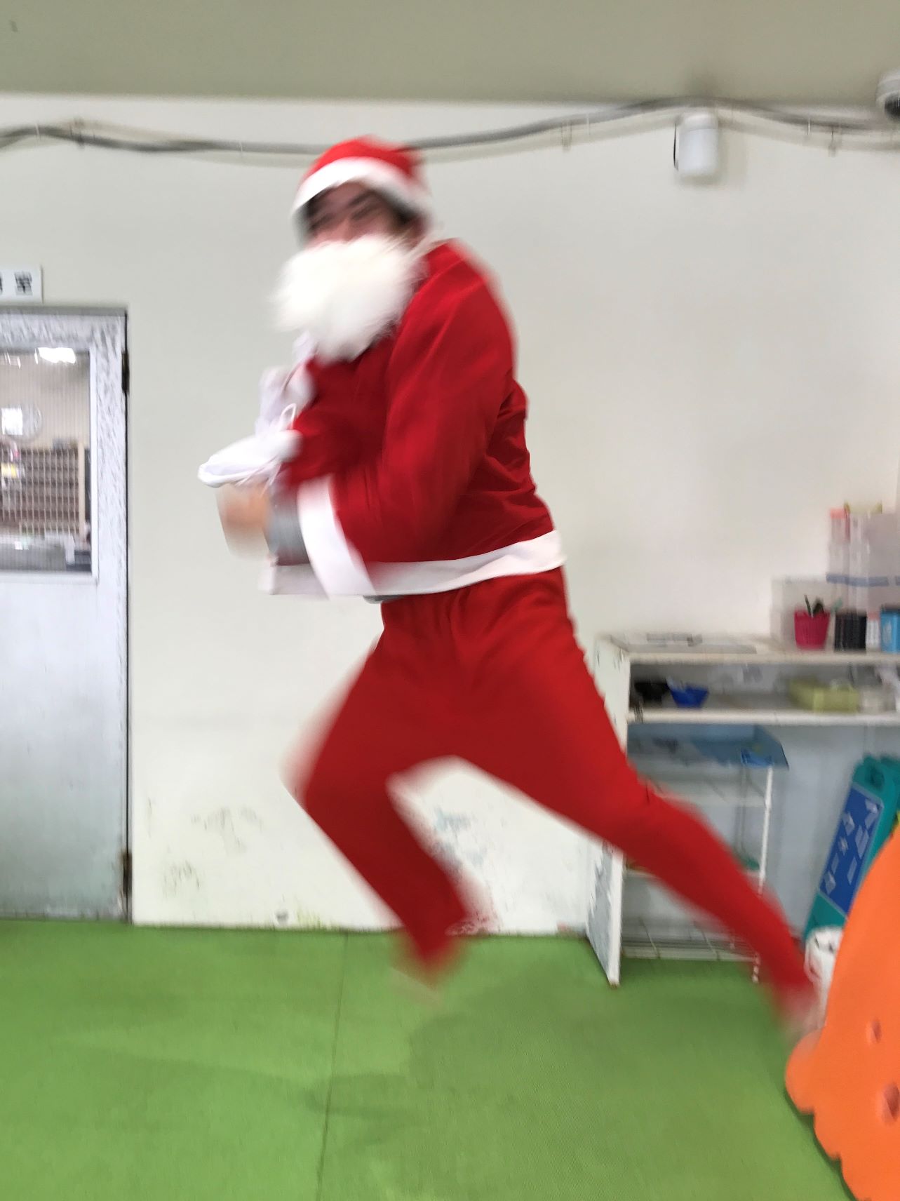 サンタさんが来たよ スタッフblog ロンドスクールmax成増 Rondo Sports Web